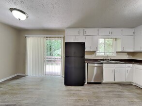 1012 Cone Rd in Forest Park, GA - Building Photo - Building Photo