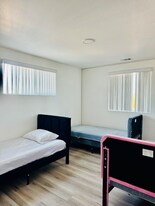 217 E 29th St in Los Angeles, CA - Building Photo