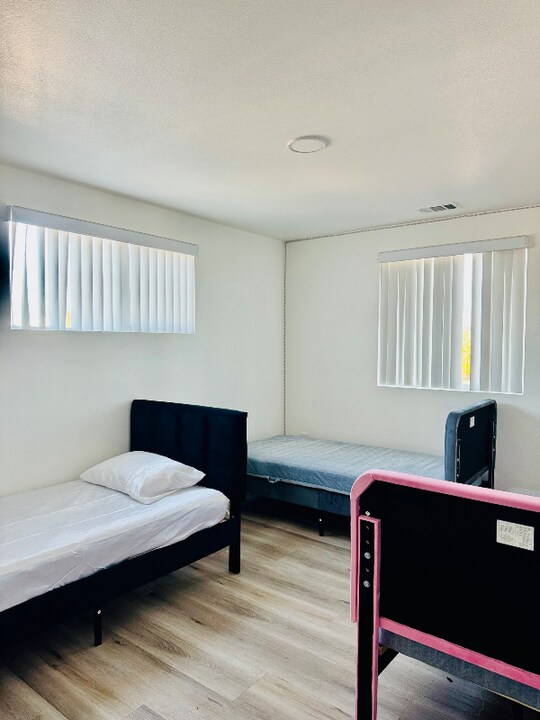 217 E 29th St in Los Angeles, CA - Foto de edificio