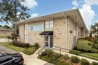 Tanglewood in Westwego, LA - Foto de edificio - Building Photo