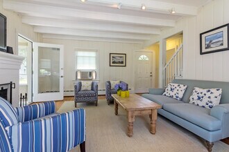 52 Overshore Dr E in Madison, CT - Building Photo - Building Photo