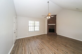 5417 Riverdale Rd in Memphis, TN - Foto de edificio - Building Photo