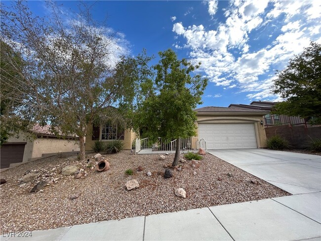 3056 Brownbirds Nest Dr in Henderson, NV - Building Photo - Building Photo