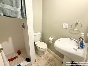 3977 Washington St, Unit 1 in Boston, MA - Foto de edificio - Building Photo