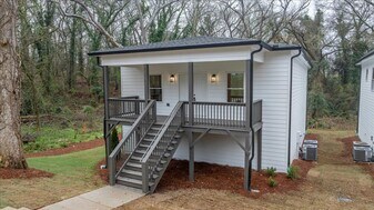 220 John St in Athens, GA - Building Photo