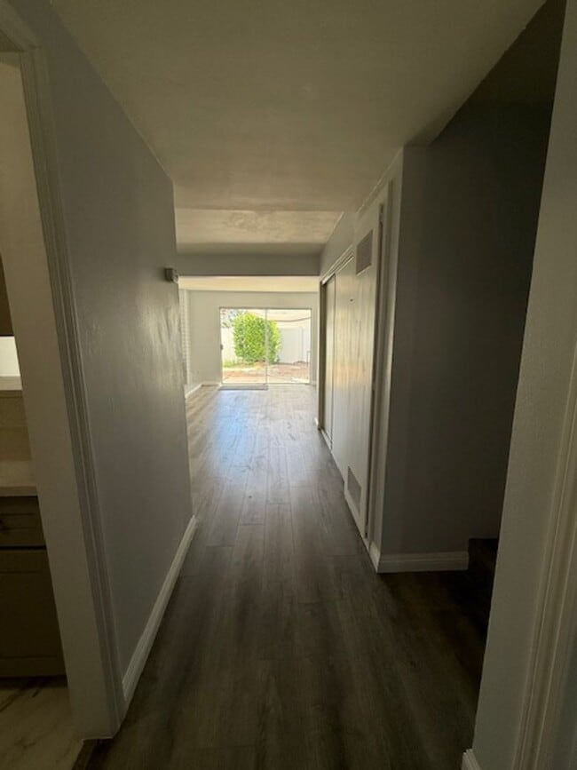 1192 Mitchell Ave in Tustin, CA - Building Photo - Building Photo
