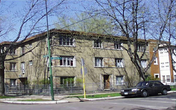 1902 W Birchwood Ave in Chicago, IL - Foto de edificio