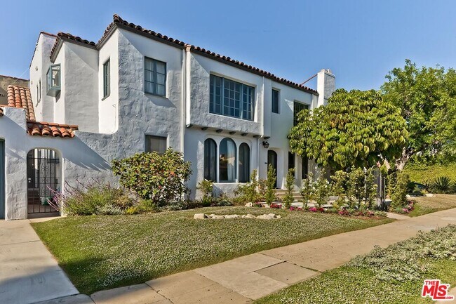 8101 W 4TH St in Los Angeles, CA - Building Photo - Building Photo