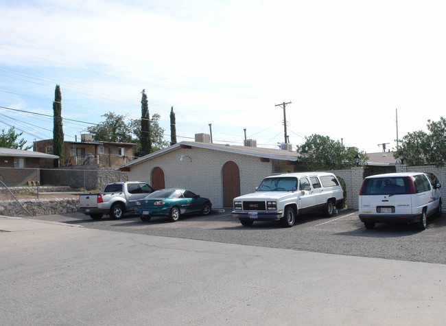 3905 Flory Ave in El Paso, TX - Foto de edificio - Building Photo