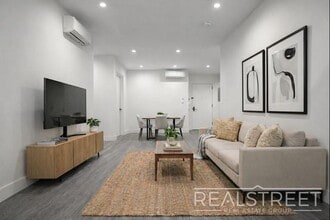 NO FEE! Grand Spacious 2 Bed in Prime Crown Heights, Unit 3A in Brooklyn, NY - Foto de edificio - Building Photo