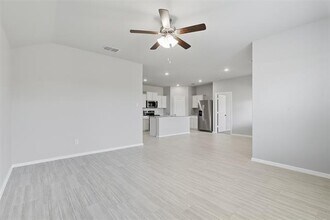 508 Crestridge Dr N in Cleburne, TX - Building Photo - Building Photo