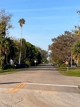 384 Avenue N, Unit #2 in Moore Haven, FL - Building Photo - Building Photo