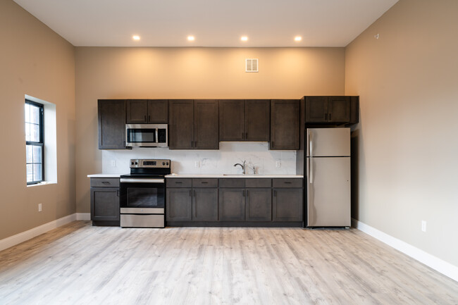 The Eleanor Apartments in Niagara Falls, NY - Building Photo - Interior Photo