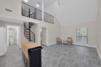 6436 Longmire Rd in Conroe, TX - Building Photo - Building Photo