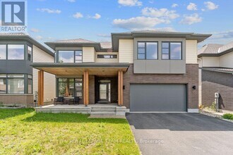 301 Long Acres St in Ottawa, ON - Building Photo - Building Photo