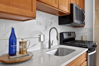 6045 JFK Blvd E, Unit C9 in West New York, NJ - Foto de edificio - Building Photo