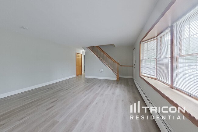 26 Village Ln in Levittown, PA - Building Photo - Building Photo