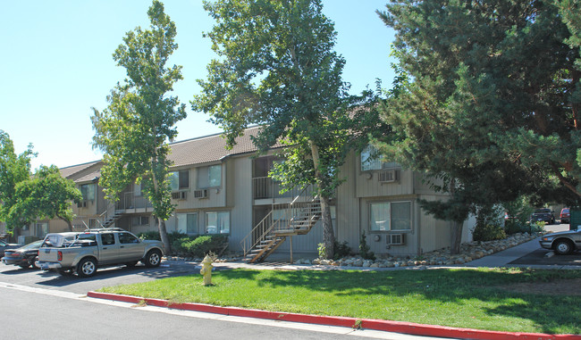 Open Circles West Apartment in Sparks, NV - Foto de edificio - Building Photo