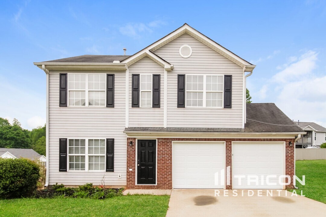 333 Shenandoah Cir in Winder, GA - Building Photo