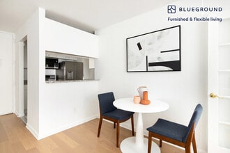 400 Chambers St in New York, NY - Building Photo - Building Photo