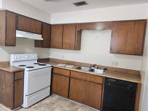 25 6th St, Unit Shalimar Rentals in Shalimar, FL - Foto de edificio - Building Photo