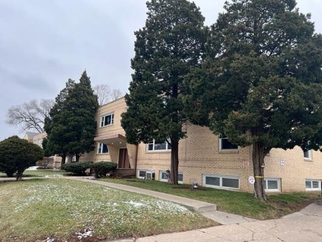 property at 2410 Auburn St