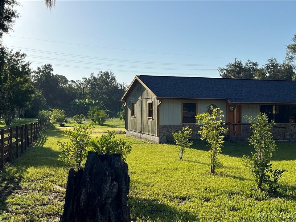 1711 N Croft Ave in Inverness, FL - Building Photo