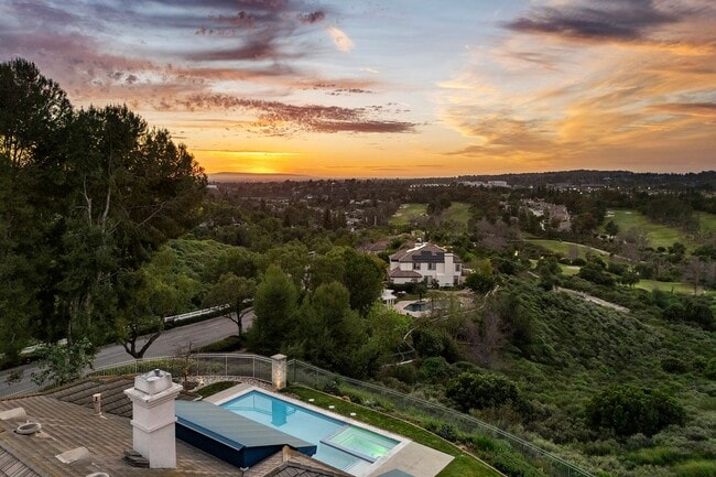 property at 2309 Skyline Dr