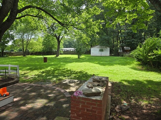 8513 Thomas Dr in Manassas, VA - Building Photo - Building Photo