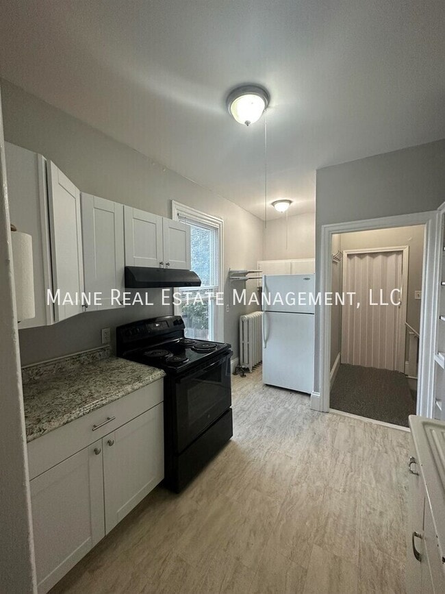 17 Elm St in Bangor, ME - Building Photo - Building Photo