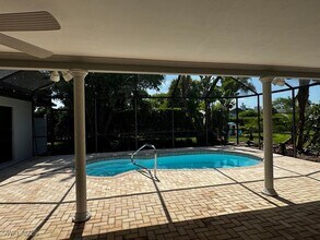 218 Dent Dr in Naples, FL - Building Photo - Building Photo