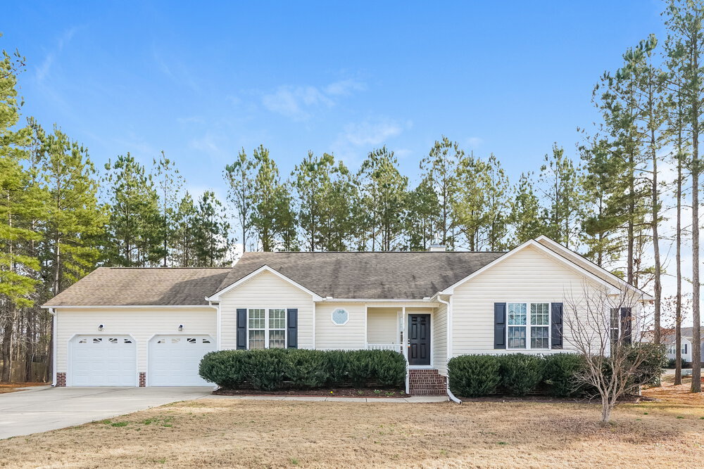 12 Kings Canyon Ct in Clayton, NC - Building Photo