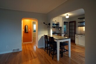 7149 34th Ave SW in Seattle, WA - Building Photo - Building Photo