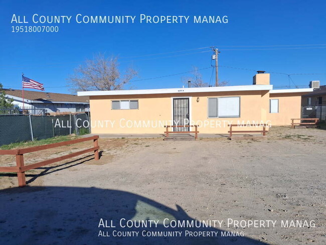 6377 Hermosa Ave in Yucca Valley, CA - Building Photo - Building Photo