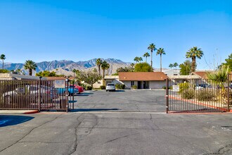 Casa Del Cielo Apartments in Palm Springs, CA - Building Photo - Building Photo