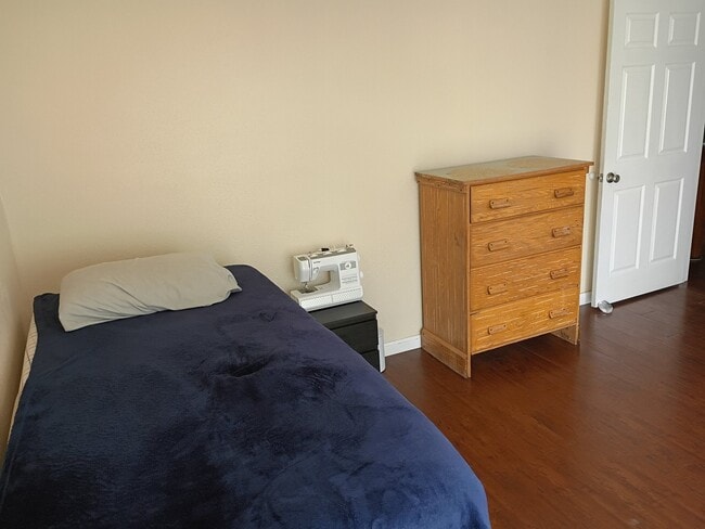 10512 Glenview Way in Rancho Cordova, CA - Building Photo - Building Photo