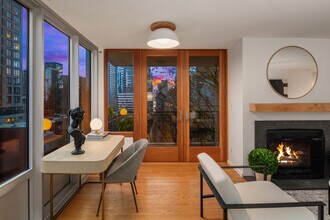 1000 Union St in Seattle, WA - Building Photo - Building Photo