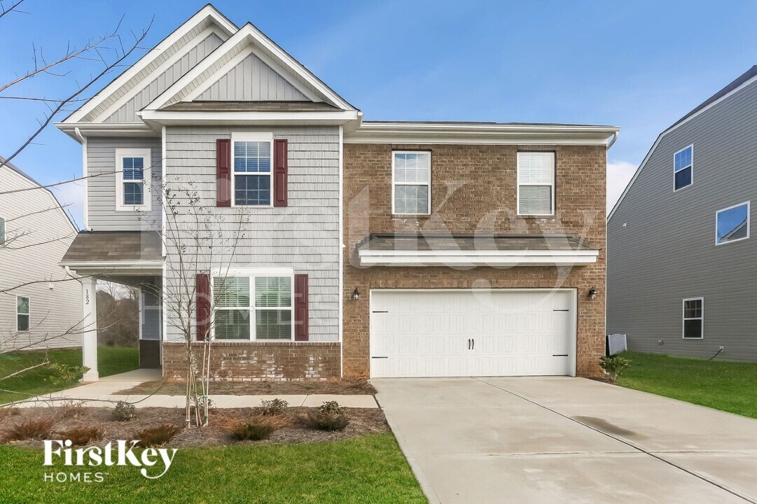 182 Paradise Hills Cir in Mooresville, NC - Foto de edificio