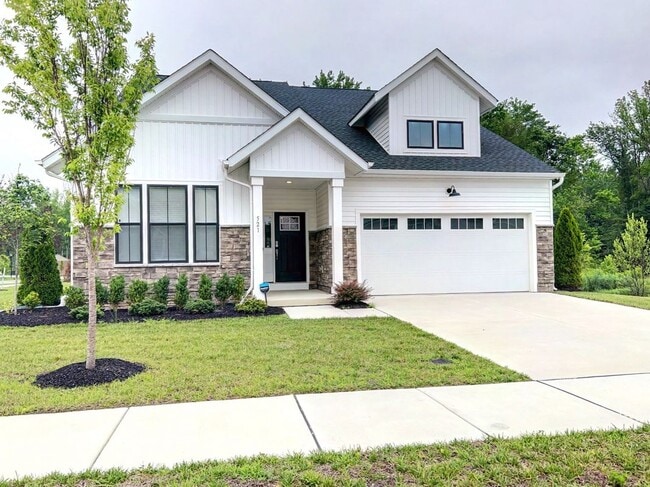 property at 521 Davis Fls Dr