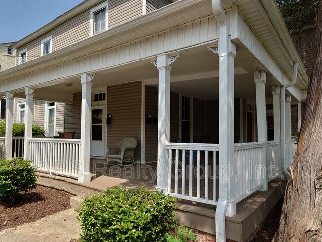 property at 301 N Spring St