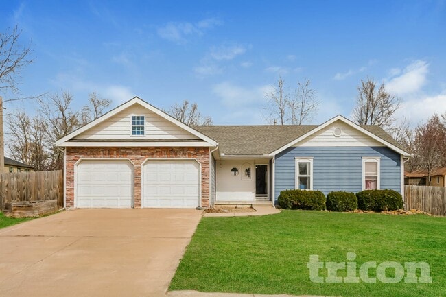 property at 1000 Oakwood St