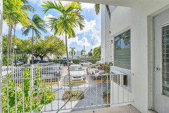 641 Española Wy in Miami Beach, FL - Building Photo - Building Photo