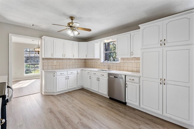 4106 Cypress Hill Dr