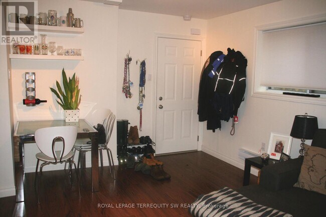 8 Casci Ave in Toronto, ON - Building Photo - Building Photo