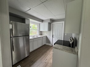 555 Cedarhurst Ave in Dayton, OH - Building Photo - Building Photo