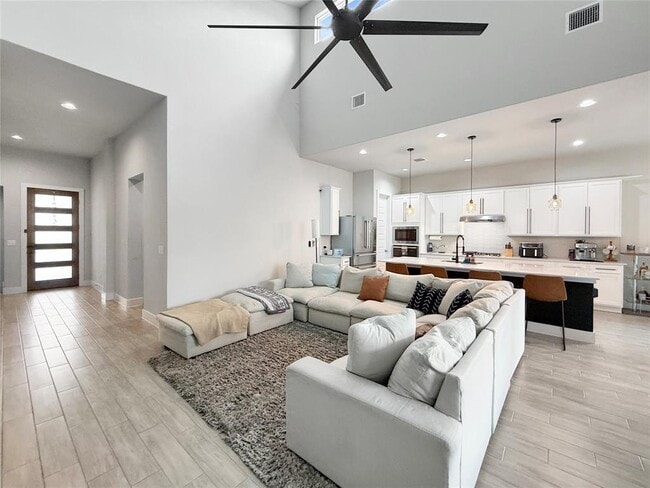 11216 Charger Wy in Manor, TX - Building Photo - Building Photo