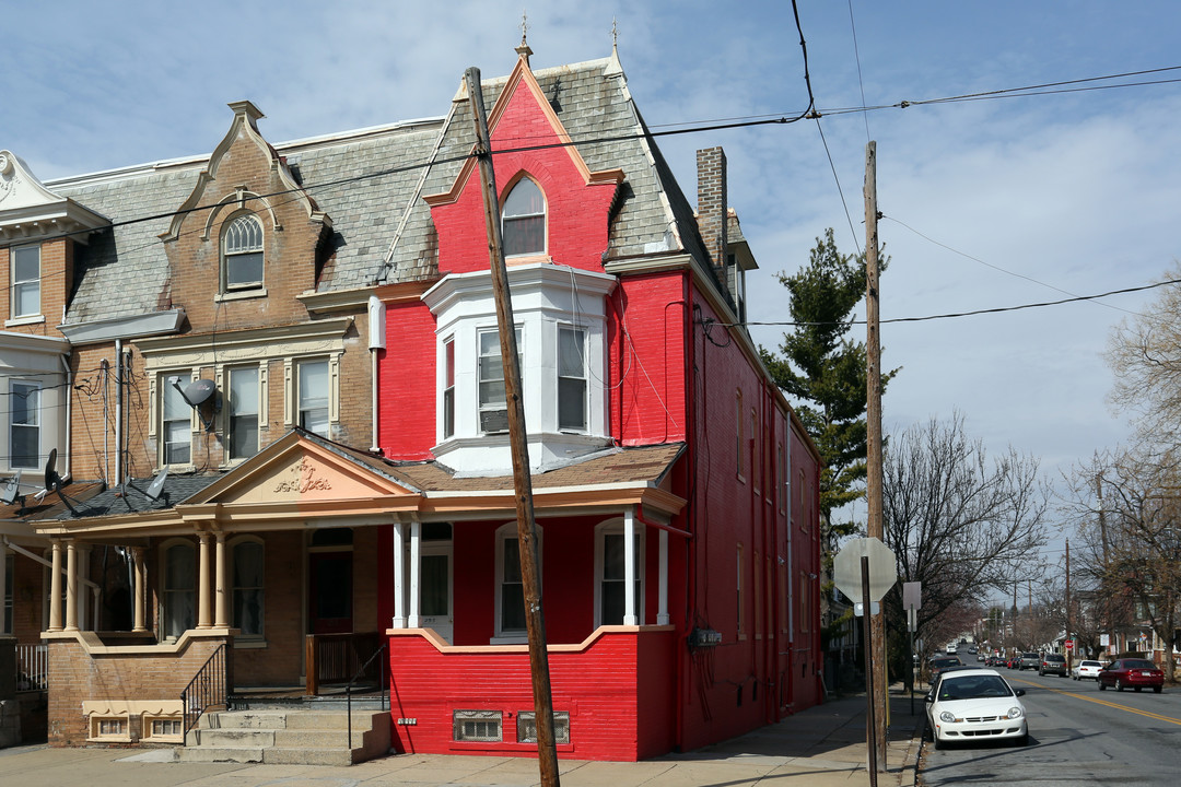 255 E New St in Lancaster, PA - Building Photo