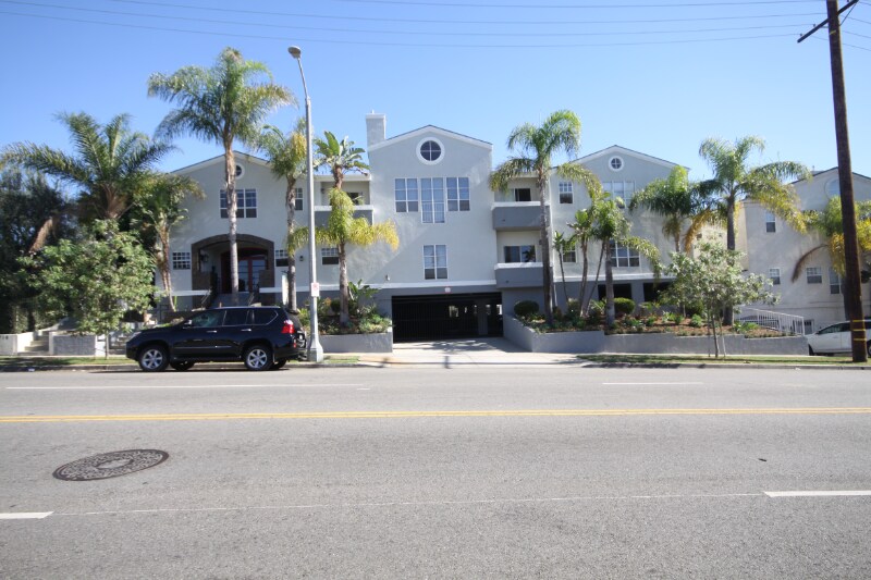 3722 Sawtelle Blvd in Los Angeles, CA - Building Photo