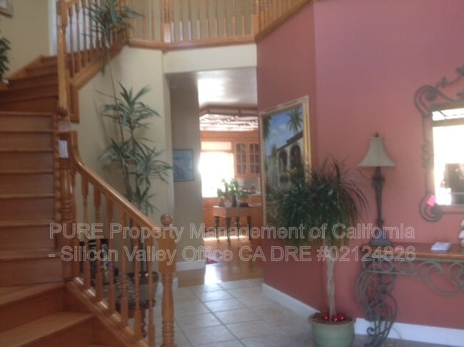 11050 Canyon Dr in San Jose, CA - Building Photo - Building Photo