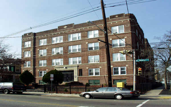 Branch Brook in Newark, NJ - Foto de edificio